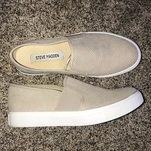 STEVE MADDEN SLIP ON SNEAKERS